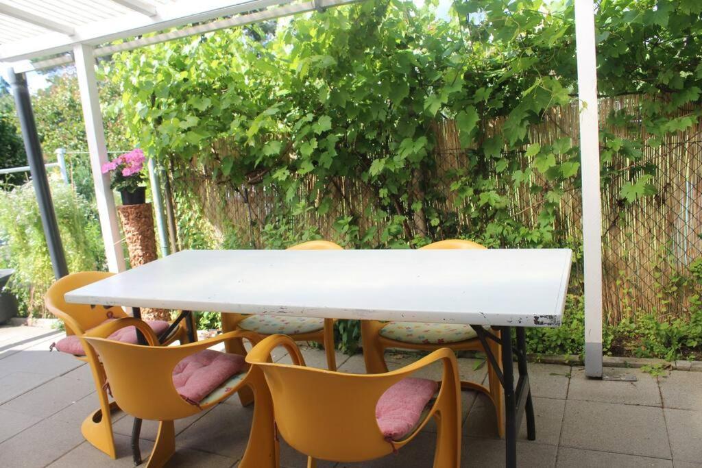 Apartment Kleines Haeuschen Am Garten In